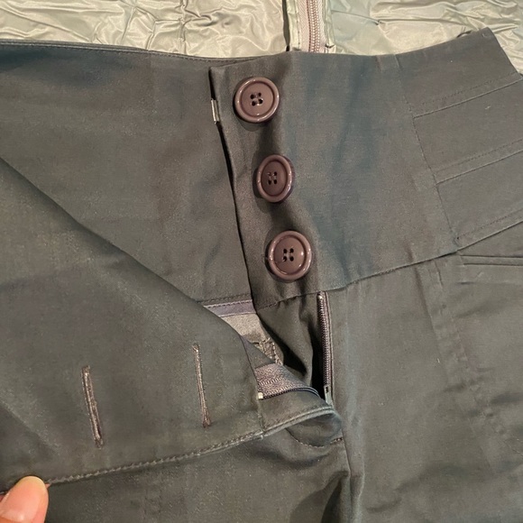 Grey shorts - Picture 2 of 4